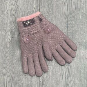UGG mauve gloves